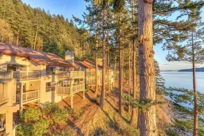 Image de Cozy Harborside Stay | Secluded Orcas Island Getaway- Harborside 2352