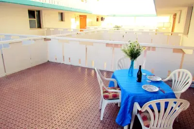 Image de Studio en bord de mer avec balcon