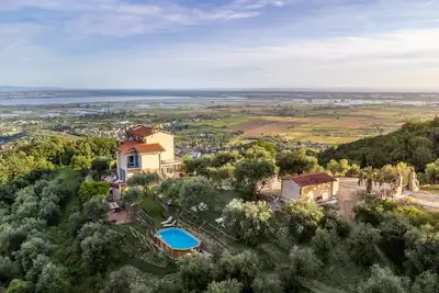 Image de Smart and Convenient Sea View Villa with Pool in Lucca