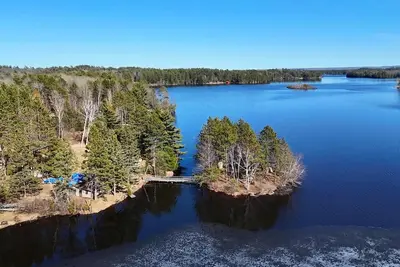 Image de New! Cozy Cabin on a Private Island