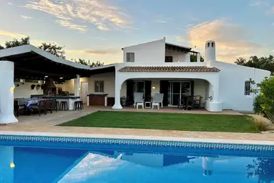 Image de Perfect family and friends retreat with amazing pool.