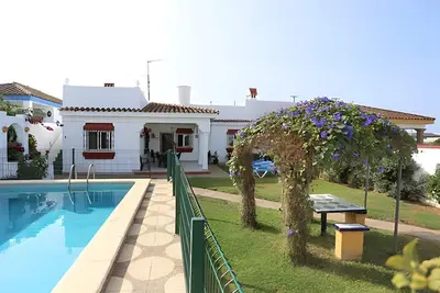 Image de Villa Familiar con piscina privada y Jardin