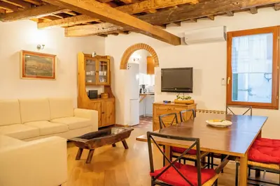 Image de Charming 3-bedroom apartment with WiFi, Ac in lovely Firenze