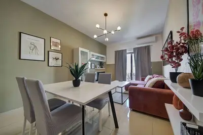 Image de Lovely 2br Apt with outdoor space, St`Julians