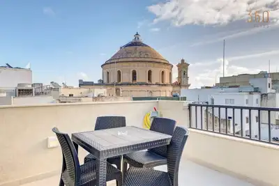 Image de Duplex 2br penthouse with Balcony, Rooftop & Views