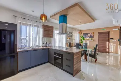 Image de Bright 2br home with private terrace, StJulian`s!