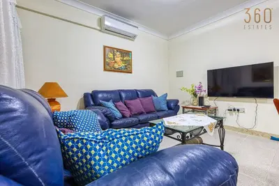 Image de Cosy and Spacious 3br Apt in Bugibba's heart!