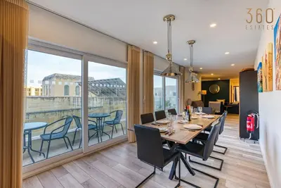 Image de Beautiful 3br designer home with Wifi/Ac w/Balcony