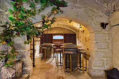 Image de Lovely 4br Home with Private Wine Cellar in Zebbug