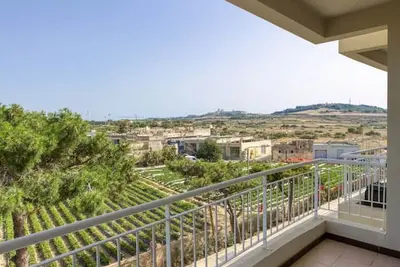 Image de 2br Home in Mosta with Terrace & Vineyards View!