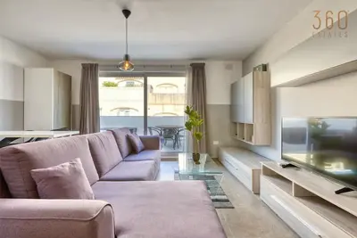 Image de Sunlit Sliema 2br Penthouse, Steps to Seafront!