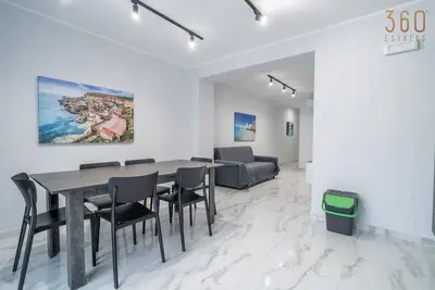 Image de Bright 2br home Near Sea with Ac`s in St Julians