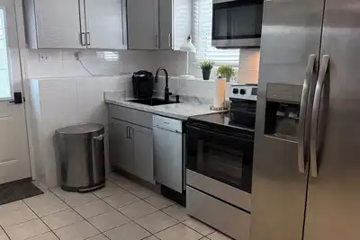 Image de Cozy Quiet Retreat 1br w/ WiFi, Parking & Laundry