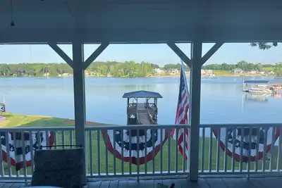 Image de Charming 3-bedroom lakefront house on Abbotts Creek at fabulous High Rock Lake!