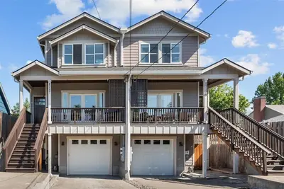 Image de Modern University of Portland Townhome