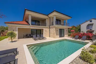 Image de Villa La Residence Olivette with private pool and sauna