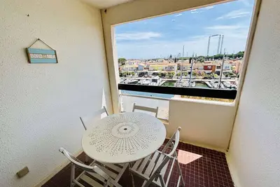 Image de Studio cabine avec parking au Cap d'Agde, vue port