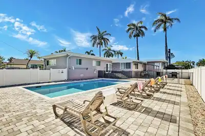 Image de Walk to Hollywood Beach Stylish 5br/4ba Villa