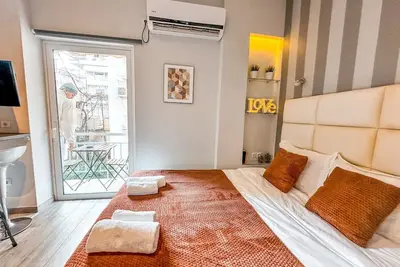 Stylish Studio Steps from the Acropolis- Cielo Homes