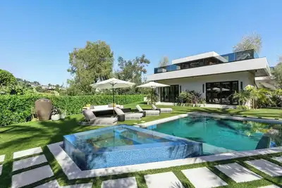 Image de Bel Air Luxury Villa with Outdoor Oasis and Captivating Views
