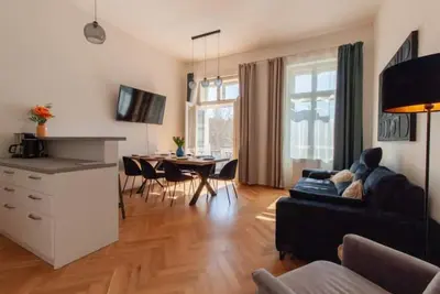 Image de Luxury 3-Br, 2 bathrooms Flat w/ High Ceilings