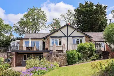 Image de The Old Barn, pet friendly, character holiday cottage in Pentre Celyn