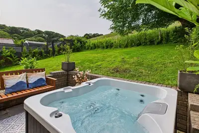 Image de Luxury Beach Stay With Hot Tub, pet friendly in Burry Port