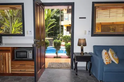 Image de Stay in style, close to shops/Nat Park and beaches