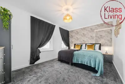 Image de Modern 3 bedroom house with private parking, modern kitchen and easy access around Glasgow