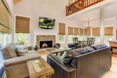 Starlit S'mores, Fireside Sips, Restful Vistas, Foosball, Lakes, Trails & Golf - Woodland Wonder