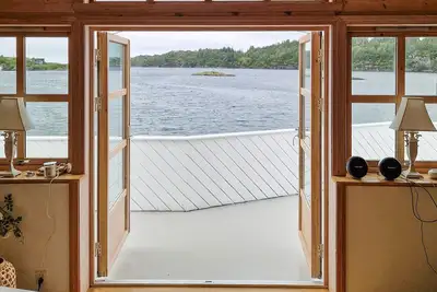 Image de Belle maison à Manger avec vue sur la.