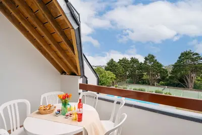 Image de Piscine et Plage by Interhome