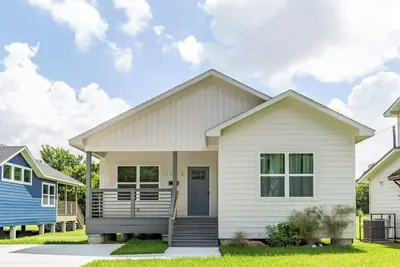 Image de 111 Lavish Bungalow 1753! Medical Center, Stadiums