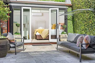 Image de Central Luxury Art & Craft Villa 2-3br with Carpark