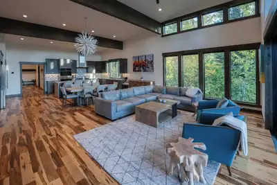 Image de Ski-In/Ski-Out Luxury Retreat on Whitefish Mountain