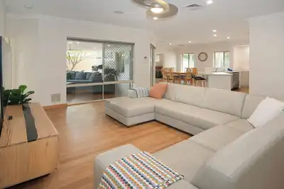 Image de Town Central Entertainers Delight