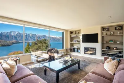 Image de Lordens 1 | Lake Views, Hot Tub, A/C, Fireplace