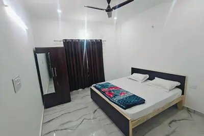 Image de Peaceful Budget Stay | Near Iim Road