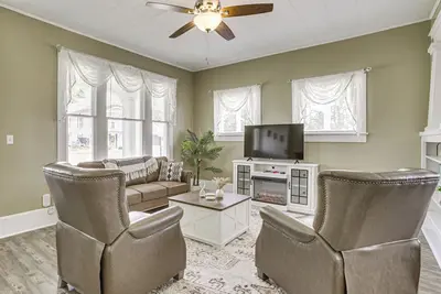 Image de Walk to Restaurants & Shops: Dtwn Franklin Retreat