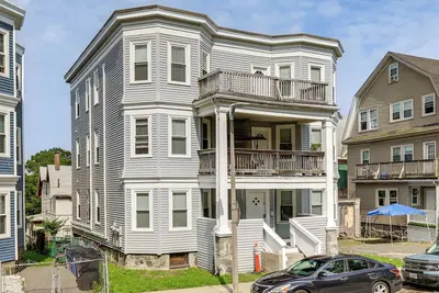 Image de 4 Mi to Fenway Park: Pet-Friendly Dorchester Apt!