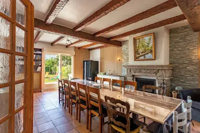 Image de Pradic : 15 pers • Cheminée • Jardin • Mer à pied