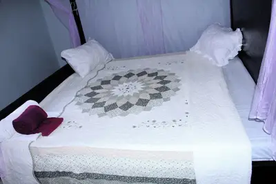 Image de Tenzi BnB, 2-bedroom apartment, parking, workstation, kitchen, security, Free WiFi