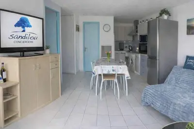 Image de Appartement Bleu Riviera - Lumière, Calme et Air Marin