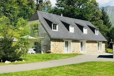 Image de Maison à la montagne dans parc de 24 000m². Animaux acceptés. balade alentour