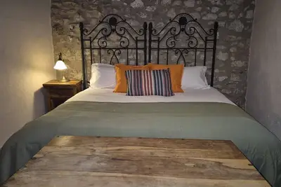 Image de Chambre 'Monastrell' avec vue montagne, piscine et terrasse partagées