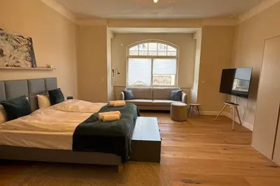 Image de 3-room apartment for groups of up to 6, near the train station