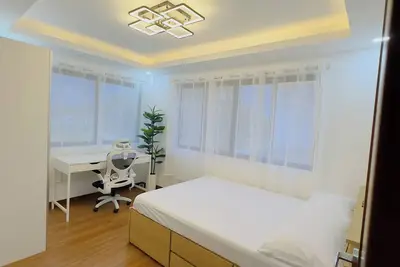 Image de 2-Storey w/ Roofdeck White and Minimalist House in Alfonso Cavite