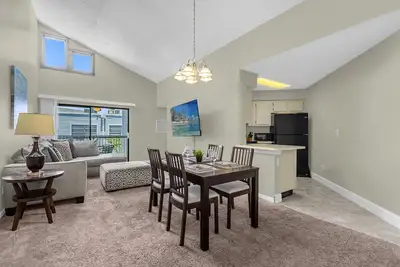 Image de Upstay 2br Family Condo Ventura Golf Country Club