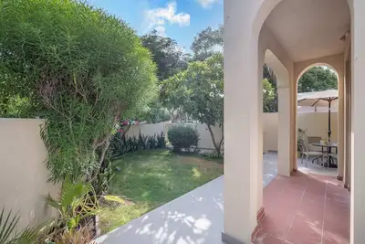 Image de StayShort - Vibrant Villa in Springs 11 Sleeps 6 with Balcony!