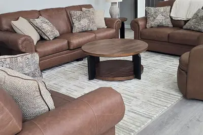 Image de Lake Access, Seasonal Heated Pool, Hot Tub. Sleeps up to 22.